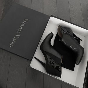 Designer Shoes | Leather Booties | Size 7 | Made in Italy | VITTORIO VIRGILI